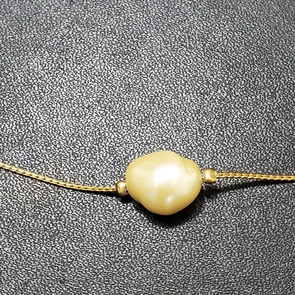 Gold tone faux pearl long necklace 34" - Picture 3 of 8